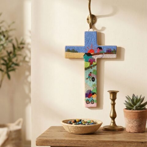 Croix brodée de Madagascar